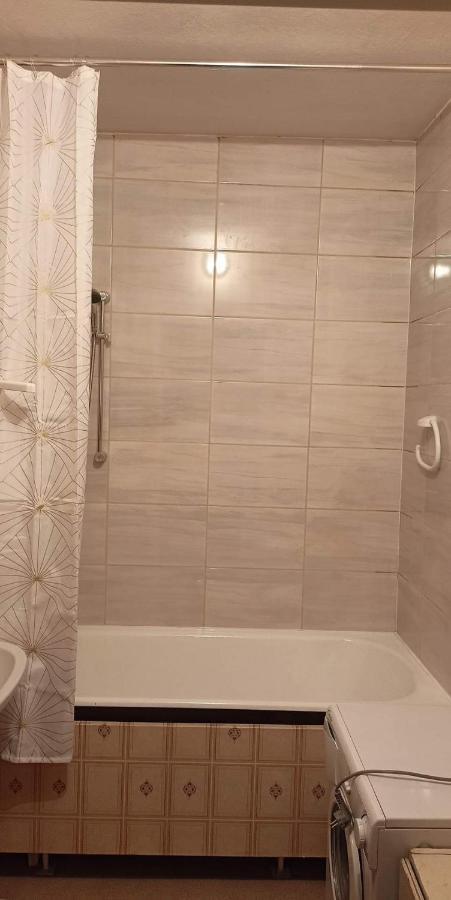 Kawalerka Czestochowa 17 Apartamento Exterior foto