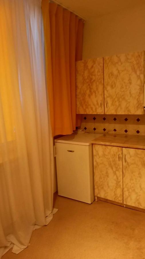 Kawalerka Czestochowa 17 Apartamento Exterior foto