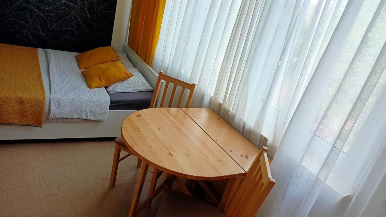 Kawalerka Czestochowa 17 Apartamento Exterior foto