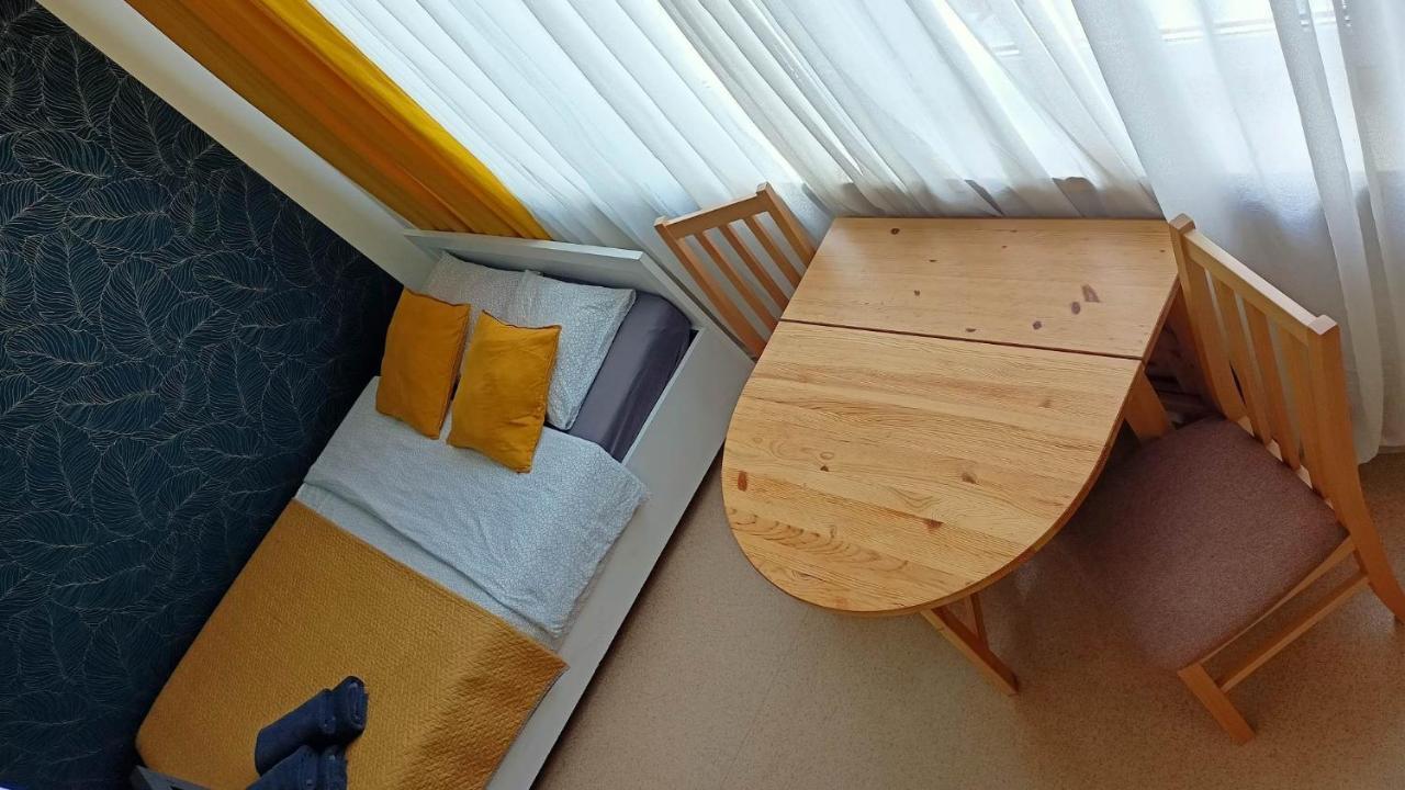 Kawalerka Czestochowa 17 Apartamento Exterior foto
