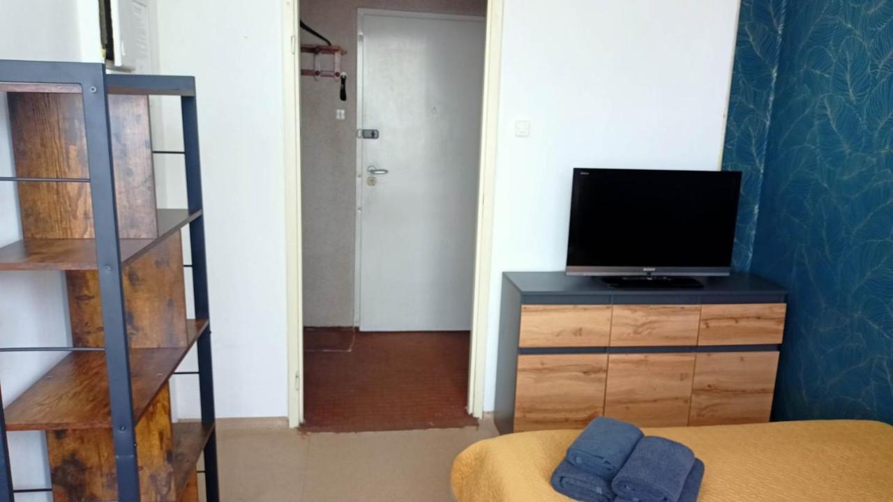 Kawalerka Czestochowa 17 Apartamento Exterior foto