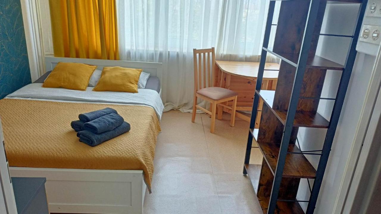 Kawalerka Czestochowa 17 Apartamento Exterior foto
